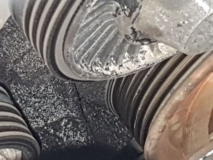 fullfatrr.com - View topic - Oil leak from front of block (2010 4.4 tdv8) Eva-dry Left Plugged In Too Long