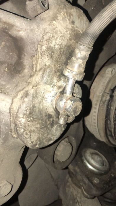 fullfatrr.com - View topic - Sudden brake fluid loss.